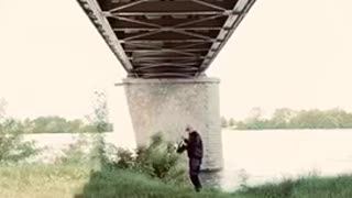 German hymn from under a French bridge