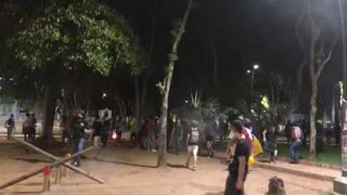Video: Queman el CAI del Parque de los Niños y un Davivienda en Bucaramanga