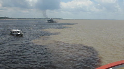 Encontro das Águas - Rio Negro e Rio Solimões - Amazonas - 12/10/2006