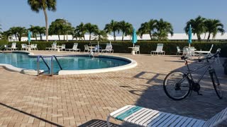 Big swimming pool 🏊‍♂️🏊‍♀️🏊 in Leisureville, Boynton Beach, Florida