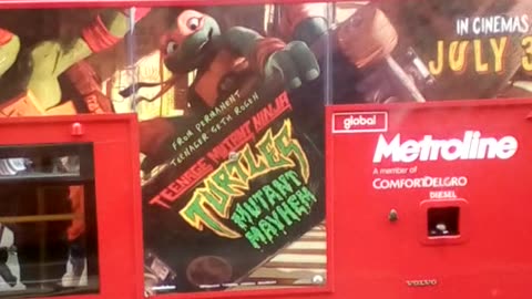 TEENAGE MUTANT NINJA TURTLES on a London Bus