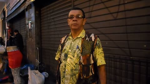 Brazilian man who imitates several birds including the parrot