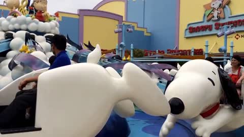 Snoopy flies at Universal Studios in Japan