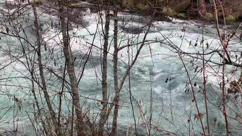 Turquoise White Water Metolius River – Central Oregon