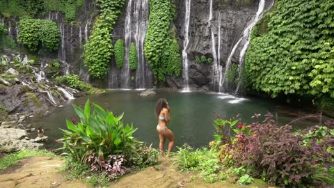 photo shoot: a beautiful girl in a beautiful place