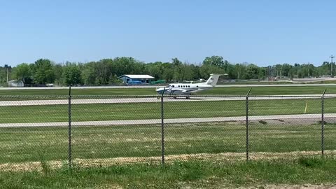Plane spotting Rochester Airport May 24th 2021!