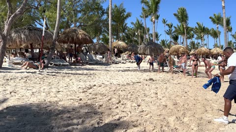 🇩🇴 Punta Cana another fun day at beach - beach walk 4K🌴