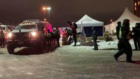 Ottawa police remove all fuel and propane from Freedom Convoy truck parking lot