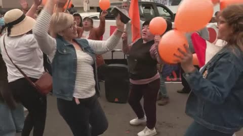 Supporters of Peru ex-president Fujimori celebrate as court ordered his release