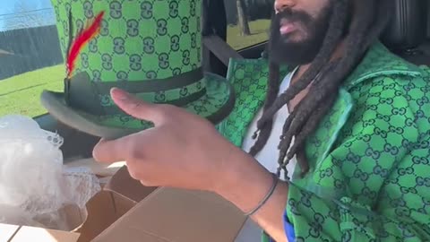 Black With A Wonka Unboxing The New Gucci Green Top hat