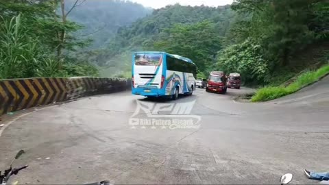 Bus accident video 😰😨😨