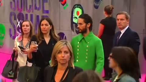 Jared Leto goes green at Suicide Squad premiere