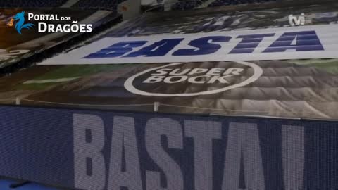 Comentário de Miguel Sousa Tavares sobre as tarjas “Basta!“ retiradas do Estádio do Dragão