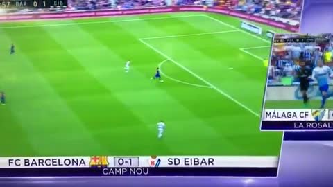 Suarez goal miss vs Eibar