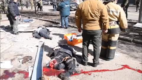 [WARNING GRAPHIC] Extremely Disturbing footage of Ukrainian cluster bomb attack in city off Donetsk
