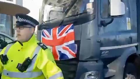 Breaking and happening now in London, police wants to stop the Truckers for Freedom there, but, we are always watching and they will not stop us