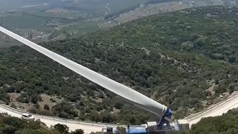 TRANSPORTING A WIND TURBINE BLADE