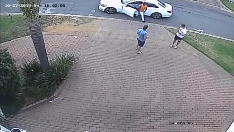 boy defend himself by the armed robbers and get rid of it