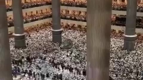 Reciting Ya Nabi Salam in Indonesia.