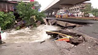 Flooding in India forces residents to flee