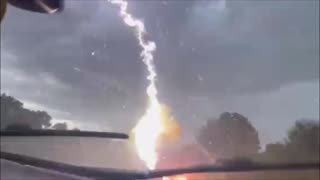 AMAZING: Lightning Strikes Moving Vehicle in Tampa, FL