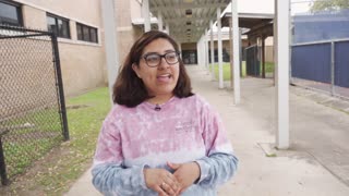 A student hears the gospel outside of high school. (Testimony)
