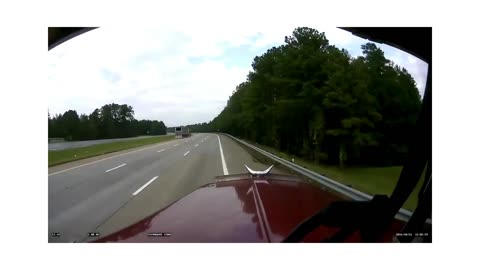 See This Terrifying Dash Cam Footage Will Make Your Heart JUMP!