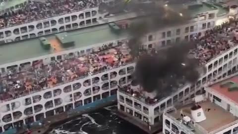 Insane Video!>>Chaos at the Ferry Terminal Dhaka Bangladesh