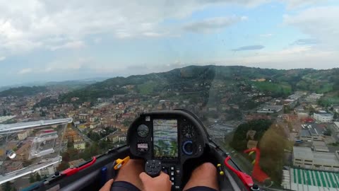 Spectacular Glider Touchdown in Rain | 15 m LS8-e neo | Pavullo 🇮🇹