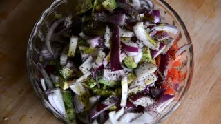 How to make a healthy avocado, tomato and cucumber salad