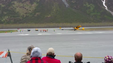 Valdez Airshow Amazing Landing