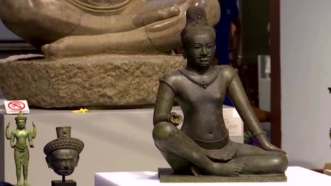 Cambodia welcomes home looted relics returned from US