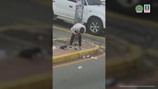Video: Una cámara lo grabó robándose 100 metros de cable, en Bucaramanga