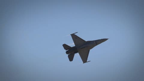 F-16 performing at America's Airshow 2023