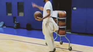 Steph curry shooting 5 (3) pointers