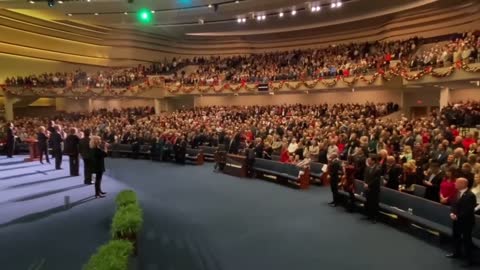 Christmas singing at First Baptist Dallas With President Trump