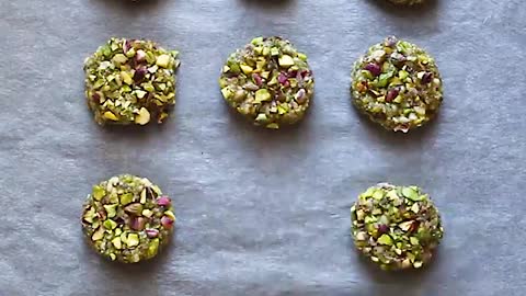 Four ingredient pistachio cookies