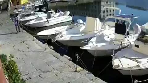 Epic fail at harbour vandalism