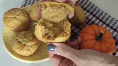 Such tender and delicious pumpkin muffins with nuts