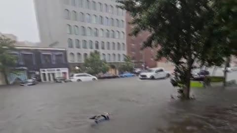 Apocalipse em Nova York! Inundação monstruosa na maior cidade dos EUA!