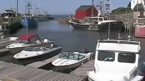 Rise and fall of the tide in the Bay of Fundy at Hall's Harbour, Nova Scotia