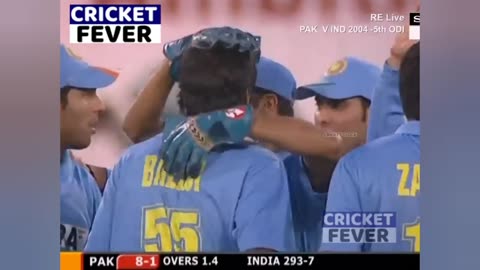 Thrilling Bowling 🔥 by Balaji vs Pakistan _ Ind vs Pak 5th odi 2004 _ Lakshmipathy Balaji W W W 🔥😱