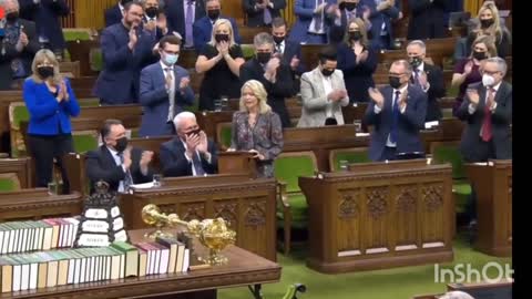 Trudeau Gets Roasted To His Face, Heckled & Shouted Down, Told To Follow The Science & End Mandates