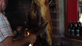 Grigliare un coscio di toro da 70 kg. LA MIA CUCINA ANTICHA UMBJAL RASDOR