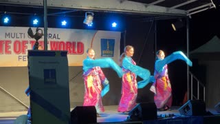 Tibetan girls dancing