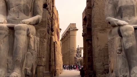 Journey Back in Time: Ancient Egypt's Enigmatic Vibe and the Marvel of Pyramids"