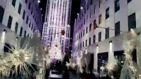 NYC LIVE 12.13.2021 Rockefeller Center 5th Avenue All Closes midnight donate to indy media inform U!