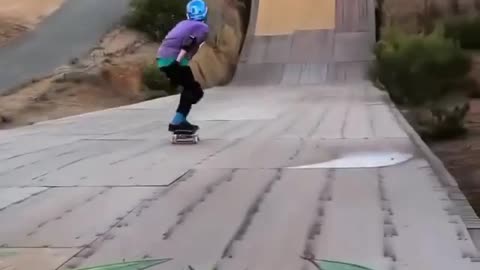 Trained kid doing his best skating 😍