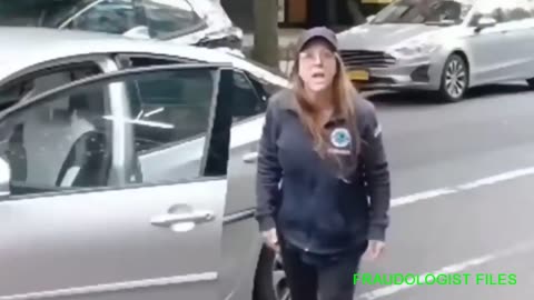 Copwatcher knocks out female