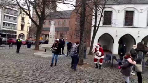 Frauen Bustour Demo in Erkelenz mit Eva Rosen und Sandra Wpunkt am 10.12.2020